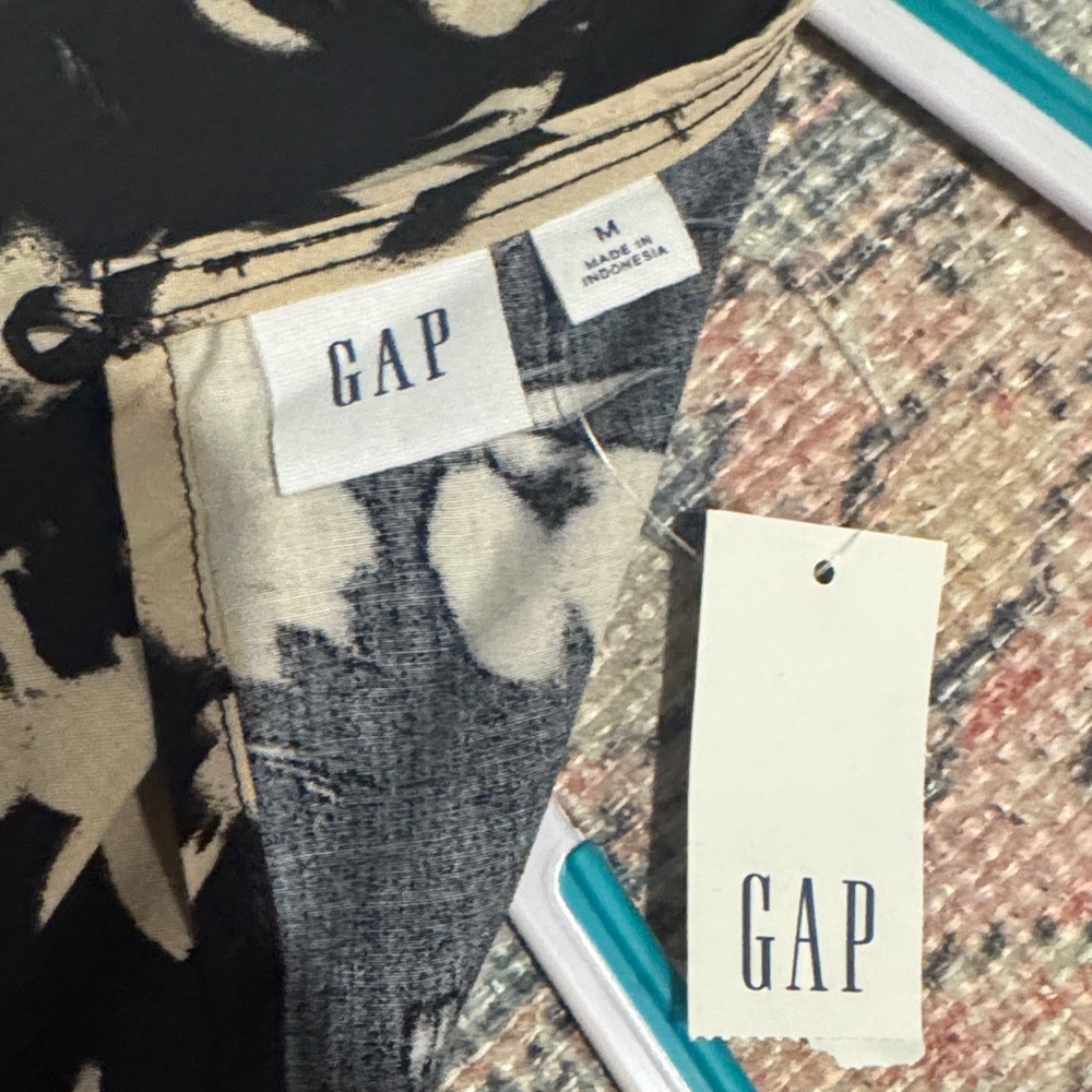 GAP Black and Cream Floral Romper - Picture 2 of 3